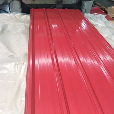 แผ่นหลังคาเคลือบสี 30-275g / M2 600-1100 มม. หลังคาโลหะลูกฟูกสีขาว