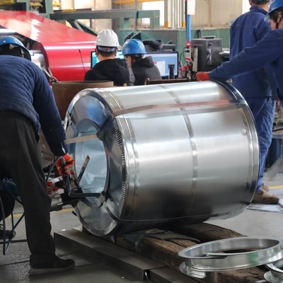 ISO9001 เหล็กม้วนสังกะสี Z30 - 150g / M2 เหล็กม้วนชุบร้อน