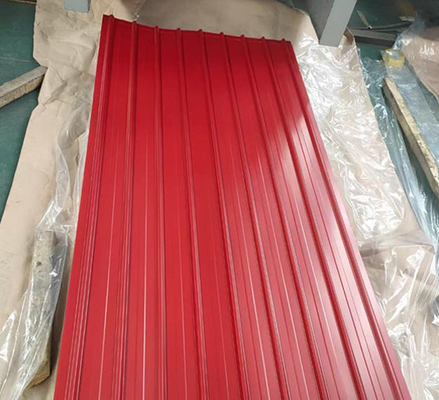 อาคาร Z30 แผ่นหลังคาเคลือบสี SGCC 7-30um แผงหลังคาโลหะสีแดง